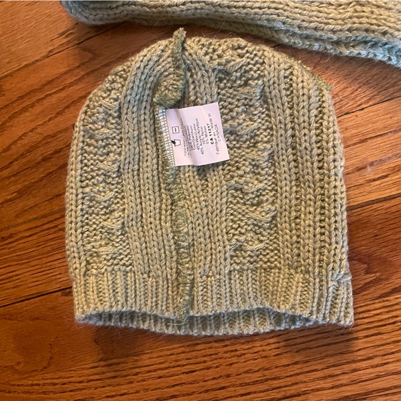 Sage Beanie and Scarf Set - Picture 6 of 7